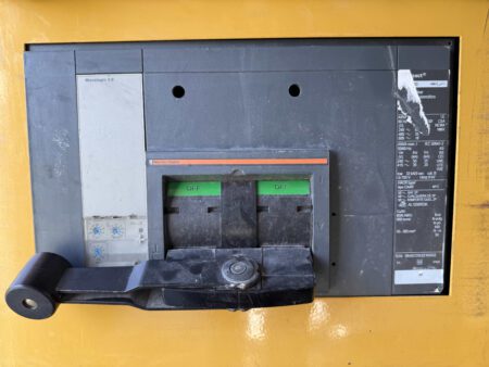 Caterpillar generator main circuit breaker with Micrologic 3.0 trip unit.