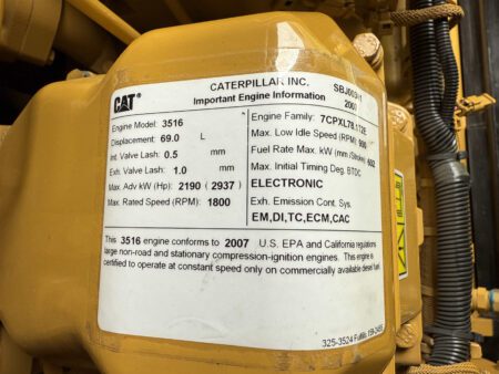 Caterpillar 3516 engine information label showing technical specifications and compliance data.