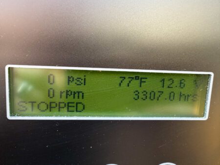 Hour meter display showing 3,307 hours on Caterpillar 3412 600kW diesel generator