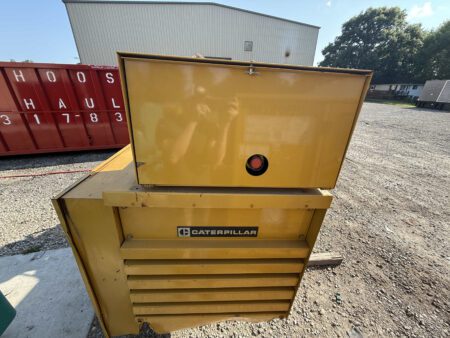 Caterpillar breaker enclosure on 1988 CAT 3412 600kW diesel generator set