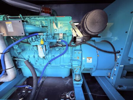 Side view of Cummins QSX15 engine with QSX15 badge and Stamford generator end in 2018 DFEK 500kW genset.