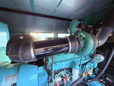 Overhead view of the 2018 Cummins DFEK 500kW diesel generator set enclosure.