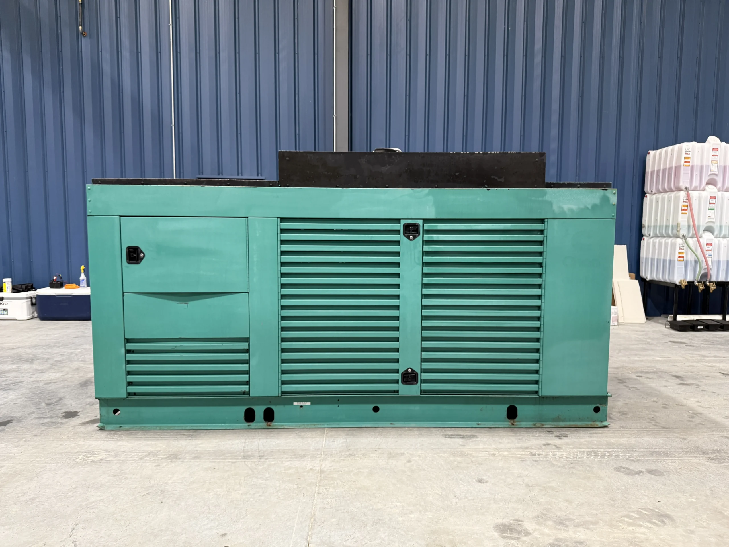 1999-Cummins-275DFBF-275kW-SN-C990877765-Exterior-Straight-Side 1999 Cummins 275DFBF 275kW Diesel Generator Set - Image 1