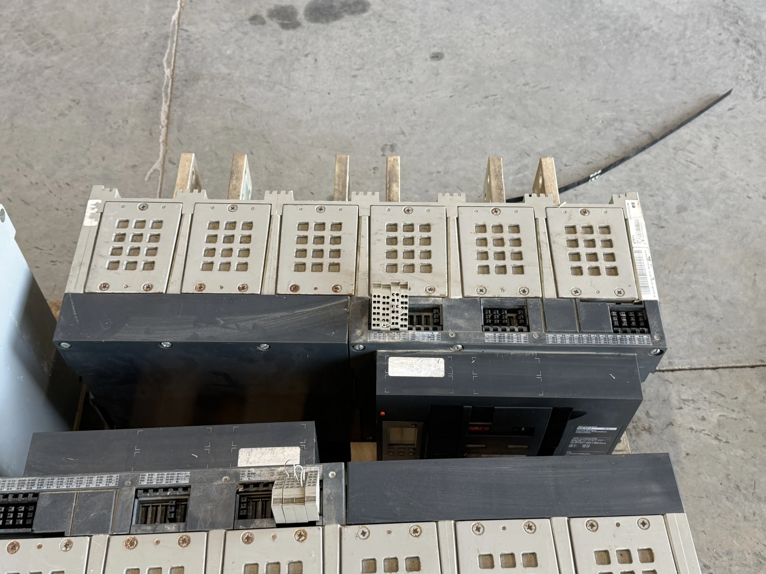 square-d-masterpact-nw40h-4000a-breaker-overview Square D Masterpact NW40H 4000A Draw-Out Circuit Breaker with Micrologic 6.0 P S# 085326608301 - Image 1