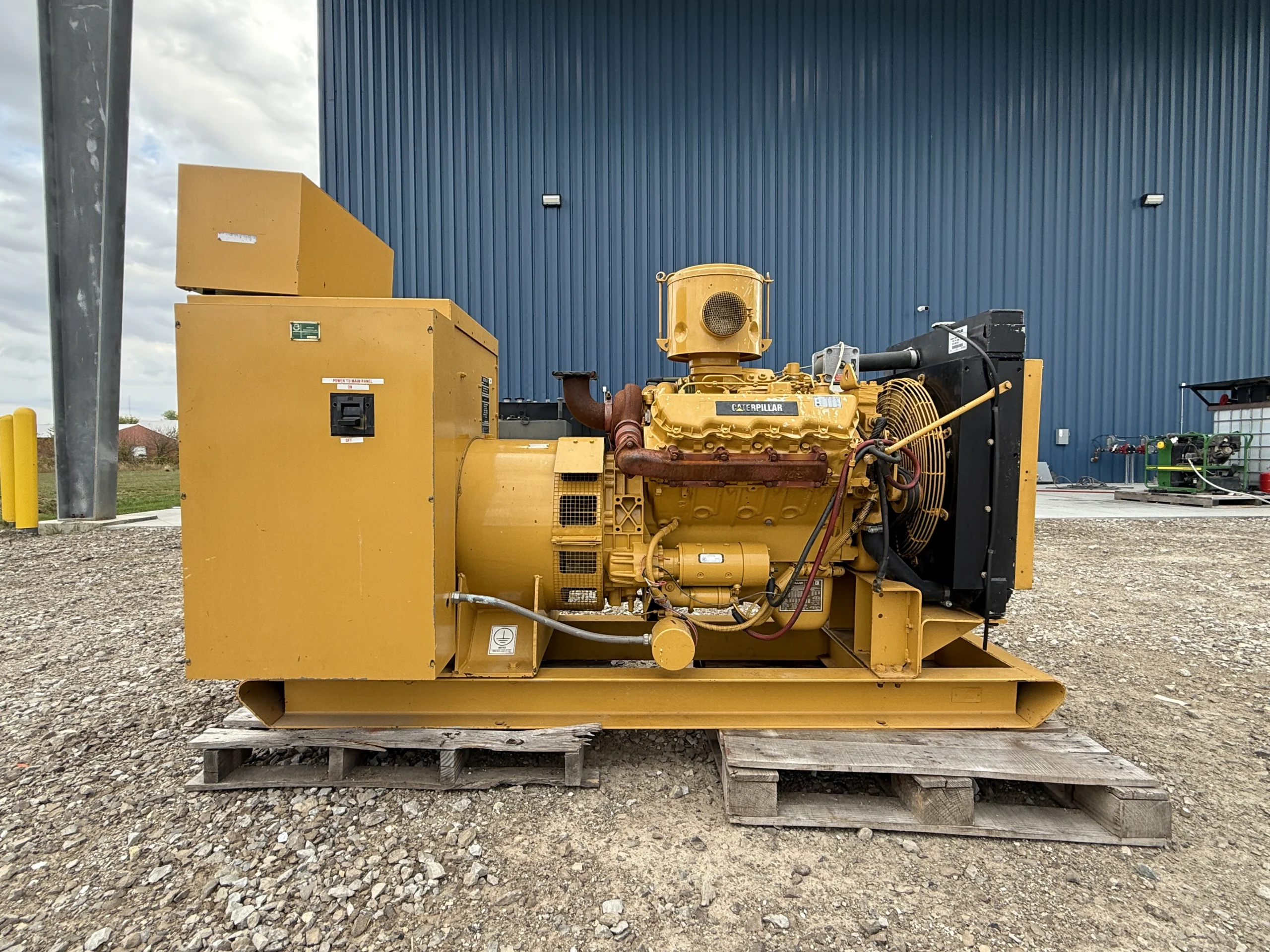 CAT-3208-160kW-30A03925-Starter-Side-Full-View 1989 CAT 3208 160 kW Diesel Generator Set - Image 1